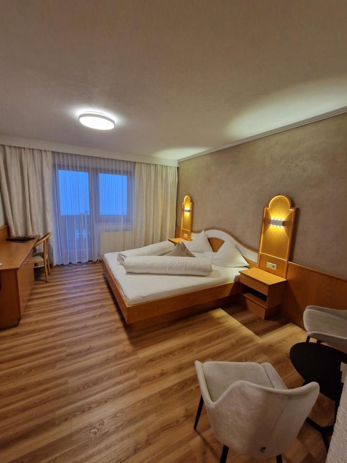 Hotel Romantica Jerzens Exterior foto